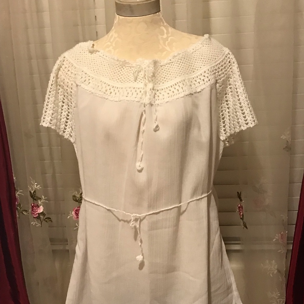 Blouses - Picture 3 of 5